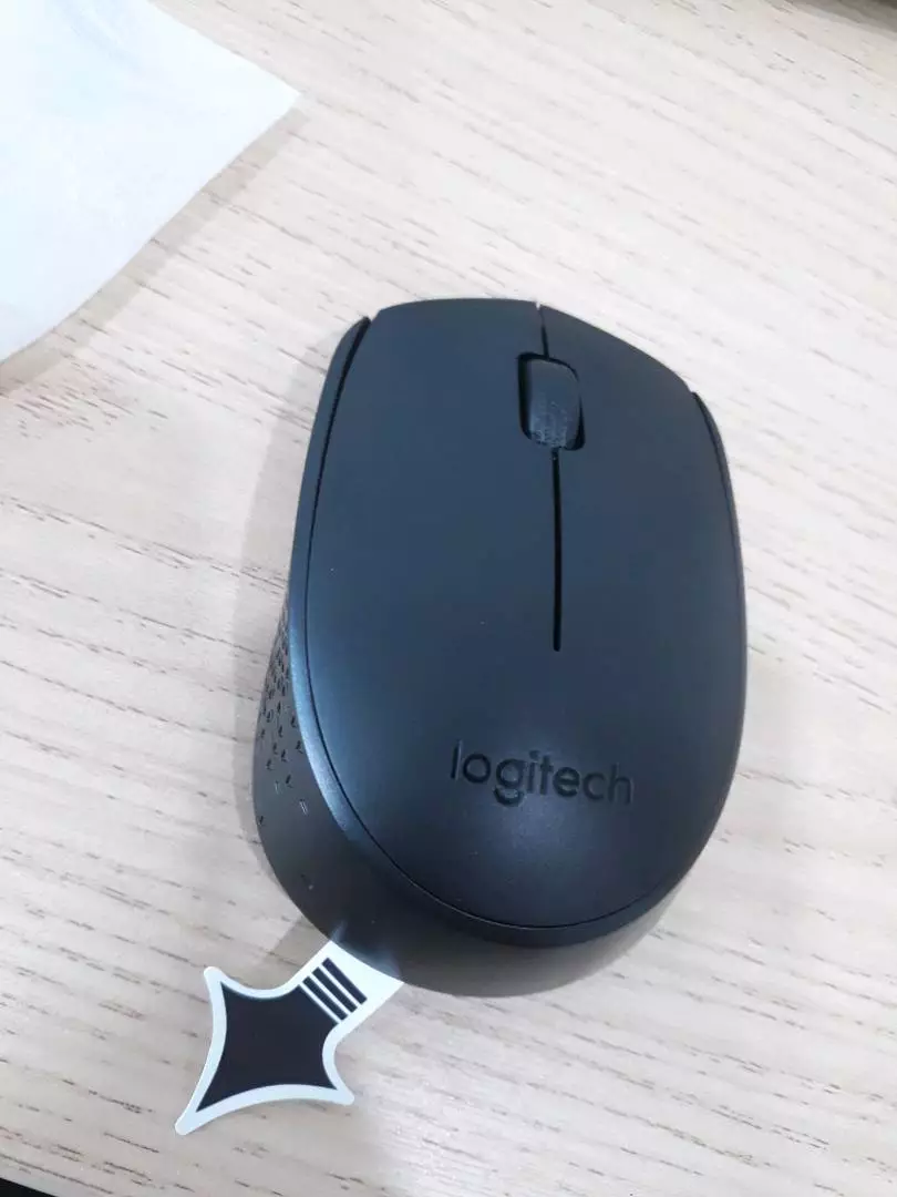 Chuột không dây Logitech B170 - USB, nhỏ gọn, thuận cả 2 tay, phù hợp PC/Laptop