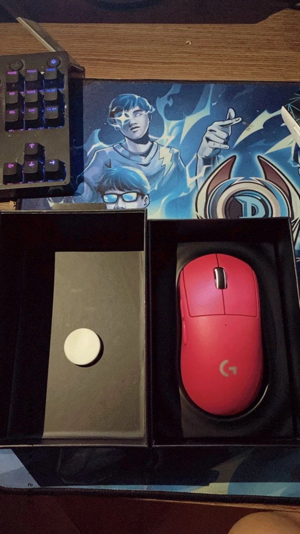 Chuột gaming không dây Logitech G Pro X Superlight - Siêu nhẹ, 5 nút lập trình, pin lâu