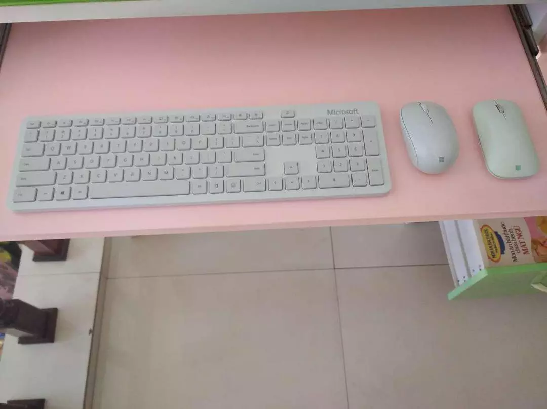 Bộ bàn phím chuột Bluetooth Microsoft (màu xám trắng) - QHG-00047
