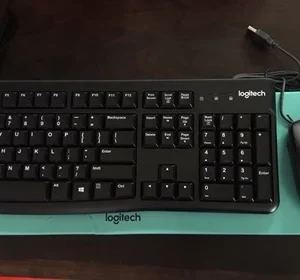 Combo chuột phím có dây Logitech MK120 - Fullsize, có phím số, bền bỉ, chống tràn
