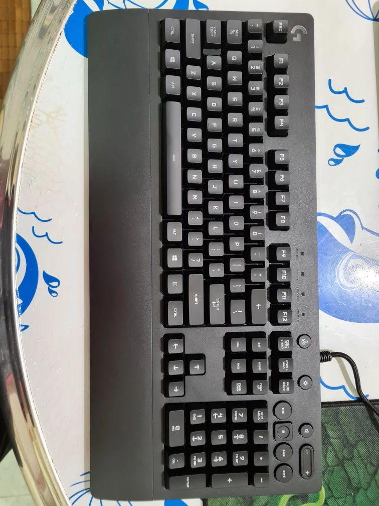 Bàn phím gaming có dây Logitech G213 Prodigy - RGB, Full size, chống tràn bền bỉ