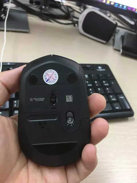 Chuột không dây Logitech B170 - USB, nhỏ gọn, thuận cả 2 tay, phù hợp PC/Laptop