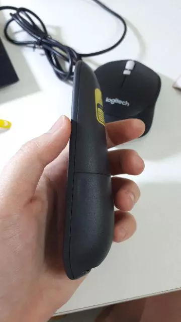 Bút trình chiếu laser LOGITECH R500s - Các nút bấm lập trình được