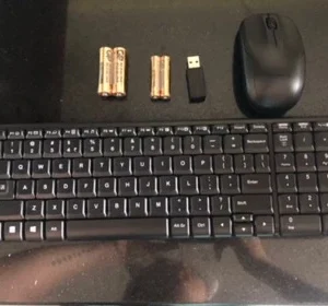 Combo chuột phím không dây Logitech MK215 - nhỏ gọn, có phím số, 1 đầu thu USB