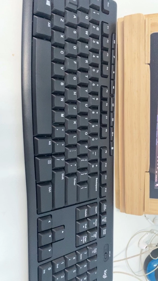 Bàn phím không dây Logitech K270