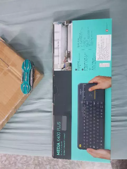 Bàn phím không dây Logitech K400 Plus, có touchpad để kết nối PC - TV, Laptop