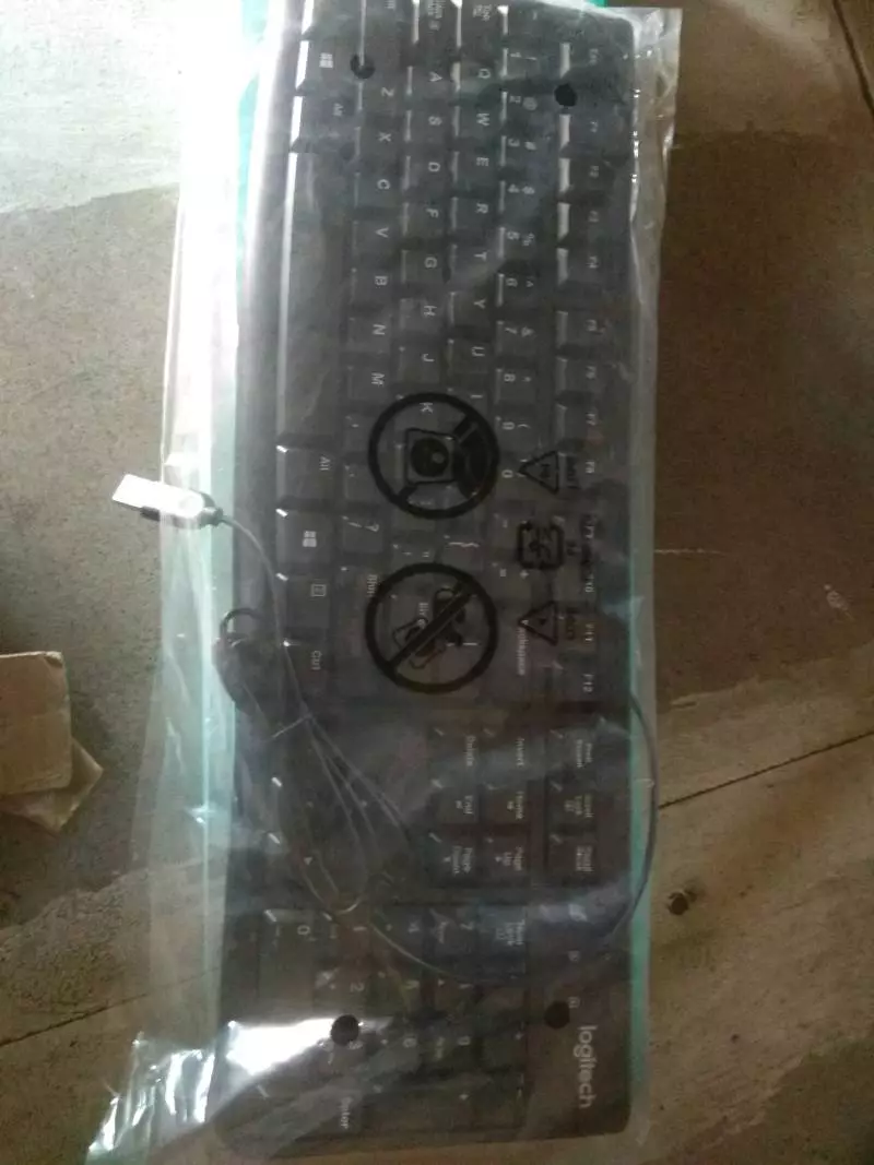 Combo chuột phím có dây Logitech MK120 - Fullsize, có phím số, bền bỉ, chống tràn