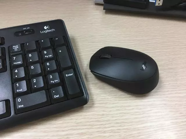 Chuột không dây Logitech B170 - USB, nhỏ gọn, thuận cả 2 tay, phù hợp PC/Laptop