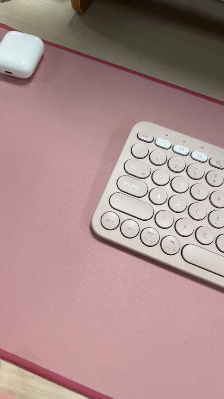 Bàn di chuột cỡ lớn Logitech Desk Mat - Đế chống trượt, lướt dễ dàng, chống đổ tràn