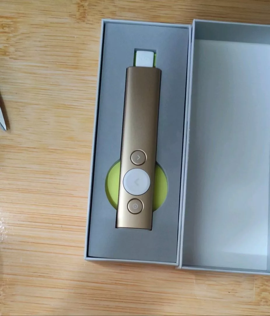 Bút trình chiếu không dây 30m Logitech Spotlight - Bluetooth, USB, phóng to để nhấn mạnh