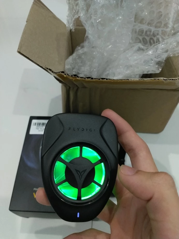 Flydigi Wasp Wing | Quạt tản nhiệt gaming cho điện thoại và máy tính bảng