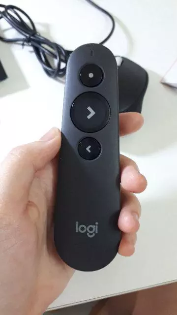 Bút trình chiếu laser LOGITECH R500s - Các nút bấm lập trình được