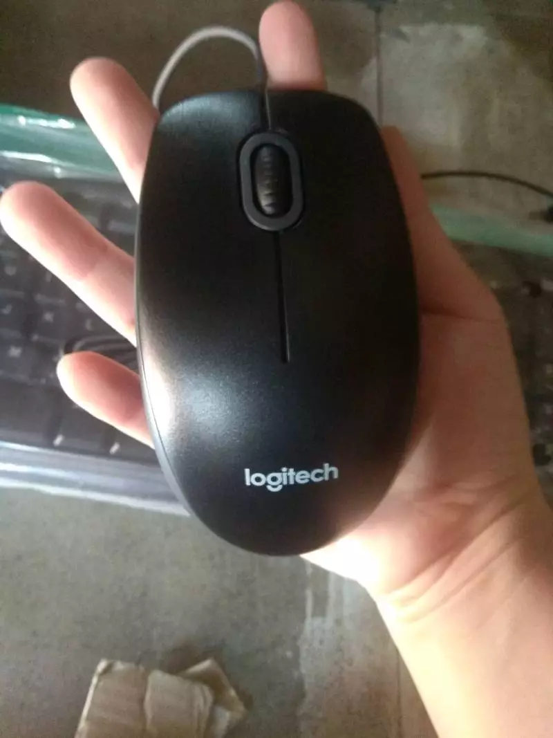 Combo chuột phím có dây Logitech MK120 - Fullsize, có phím số, bền bỉ, chống tràn