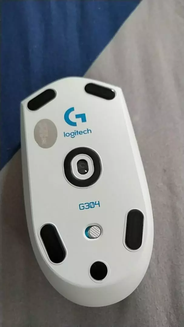 Chuột gaming không dây Logitech G304 - nhẹ, 6 nút lập trình, onboard memory, pin 250h