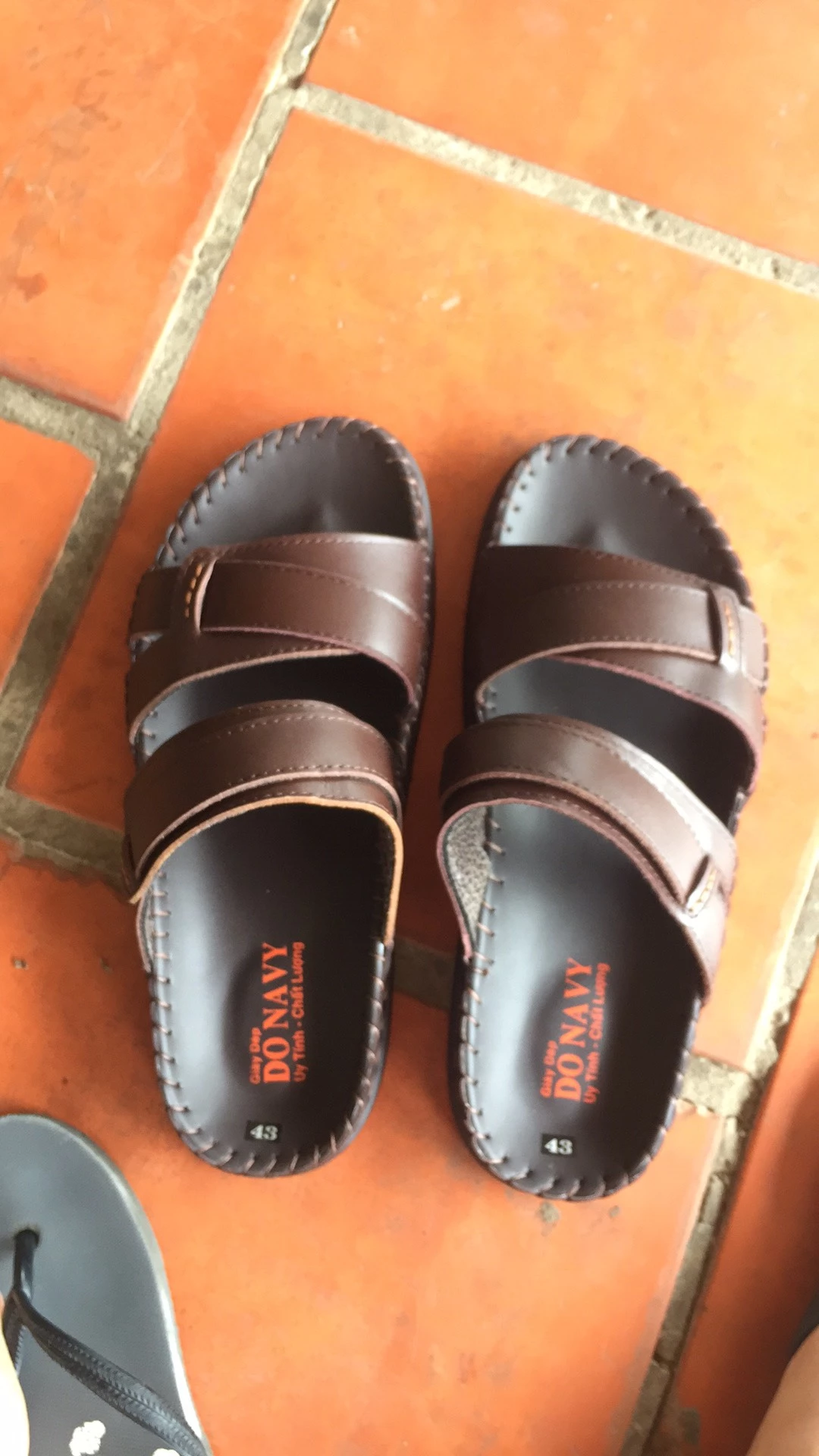 {KM - Mua 01 tặng 01 đôi dép} Dép Quai Ngang Nam Da Bò Thật DONAVY Cao Cấp, May Handmade Quai Và Đế Rất Chắc Chắn D.DELA