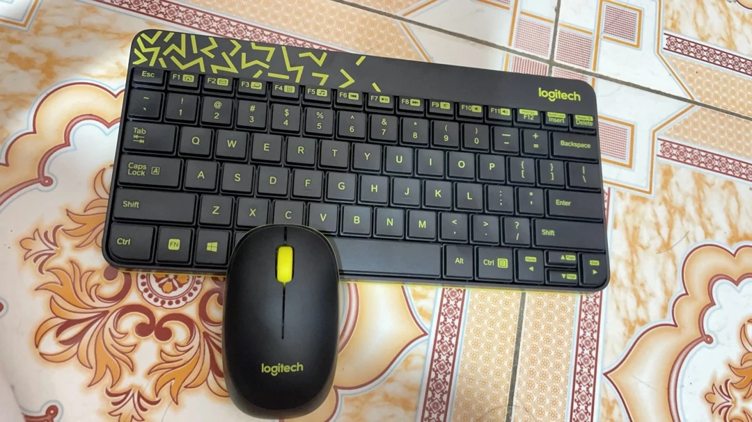 Combo chuột phím không dây Logitech MK240 - nhỏ gọn, 1 đầu thu USB, pin lâu