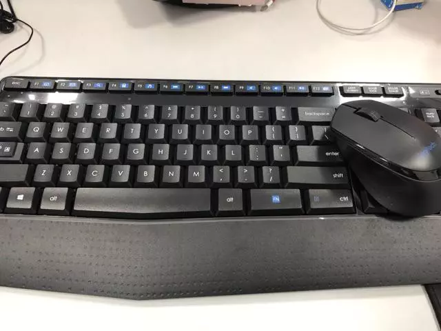 Bộ bàn phím và chuột không dây Logitech MK345