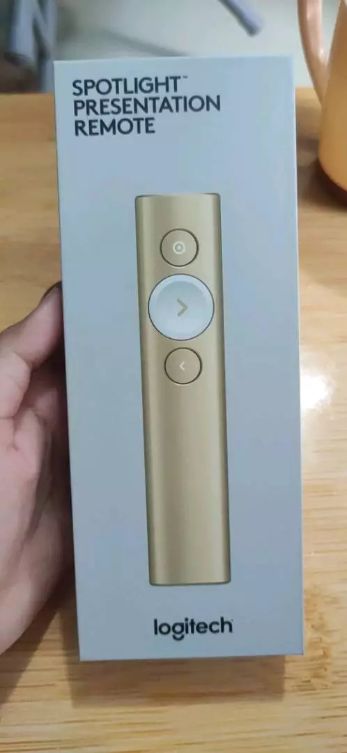 Bút trình chiếu không dây 30m Logitech Spotlight - Bluetooth, USB, phóng to để nhấn mạnh