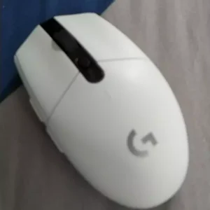 Chuột gaming không dây Logitech G304 - nhẹ, 6 nút lập trình, onboard memory, pin 250h