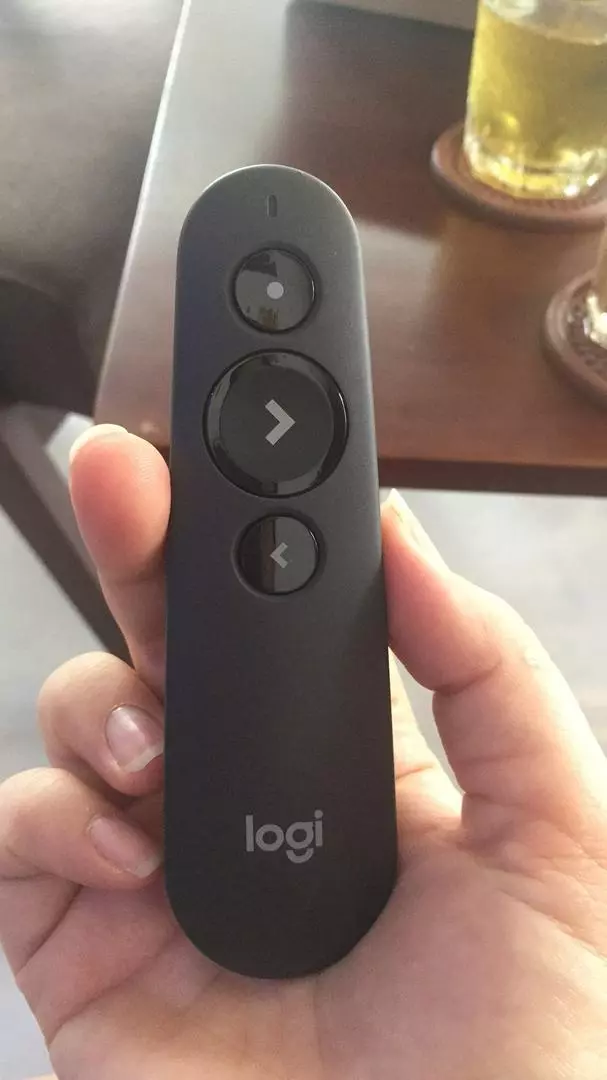 Bút trình chiếu laser LOGITECH R500s - Các nút bấm lập trình được