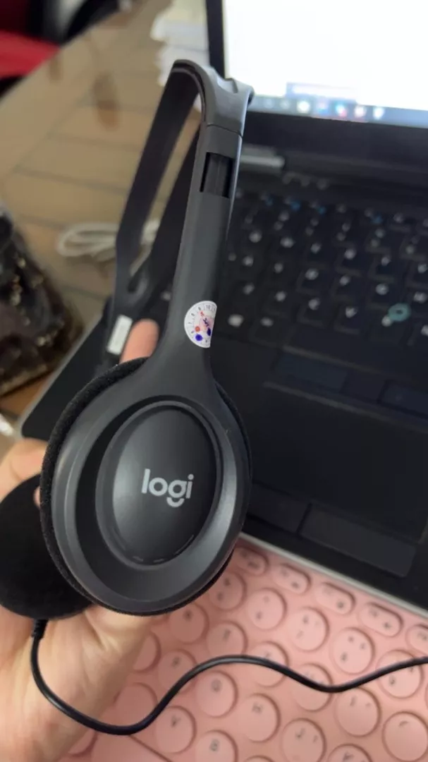 Tai nghe chụp tai Logitech H110 - 2 jack 3.5mm, Mic khử giảm tiếng ồn, âm thanh nổi