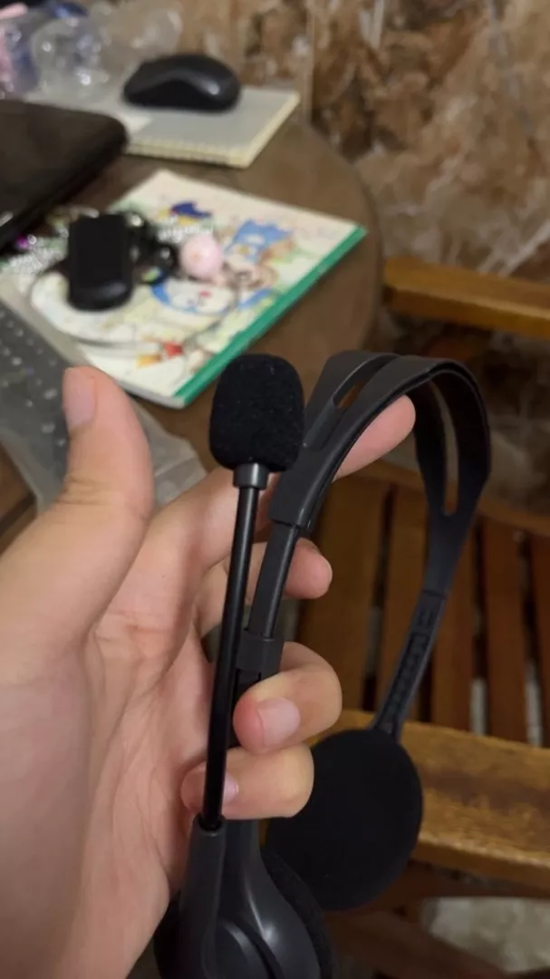 Tai nghe chụp tai Logitech H110 - 2 jack 3.5mm, Mic khử giảm tiếng ồn, âm thanh nổi