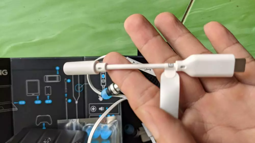 Tai nghe gaming in-ear Logitech G333 KDA - Dual Drivers, Jack 3.5mm, Mic