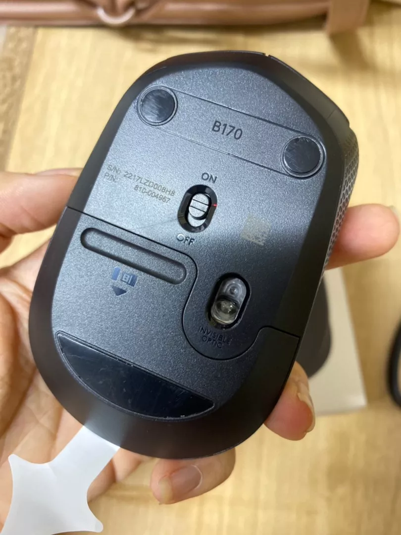 Chuột không dây Logitech B170 - USB, nhỏ gọn, thuận cả 2 tay, phù hợp PC/Laptop