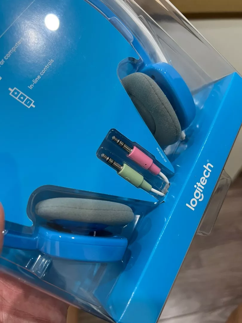 Tai nghe chụp tai Logitech H150 - 2 jack 3.5mm, Mic khử giảm tiếng ồn, âm thanh nổi