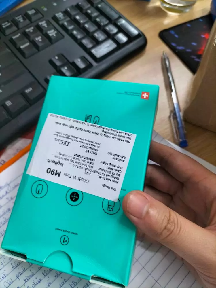 Chuột có dây Logitech M90 - Siêu bền, siêu tiết kiệm, nhỏ gọn, thiết kế ôm tay