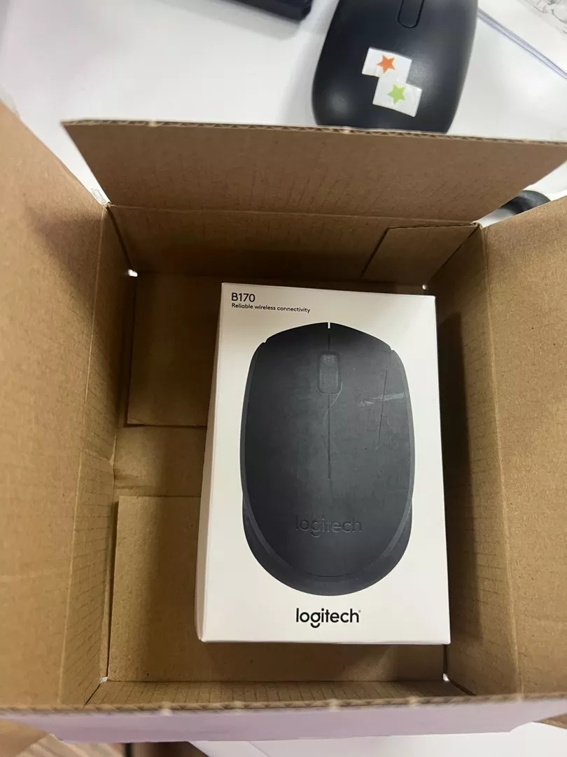 Chuột không dây Logitech B170 - USB, nhỏ gọn, thuận cả 2 tay, phù hợp PC/Laptop