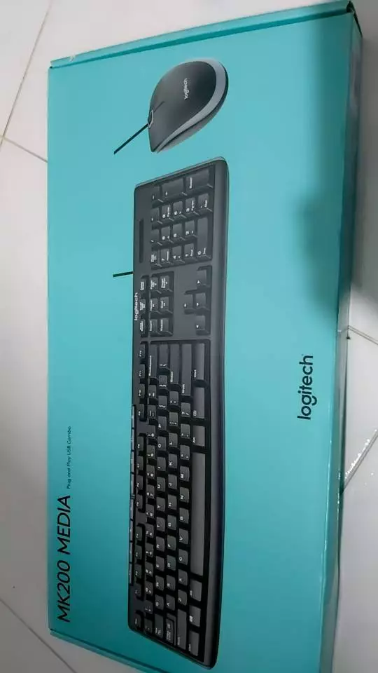 Bộ bàn phím và chuột có dây Logitech MK200