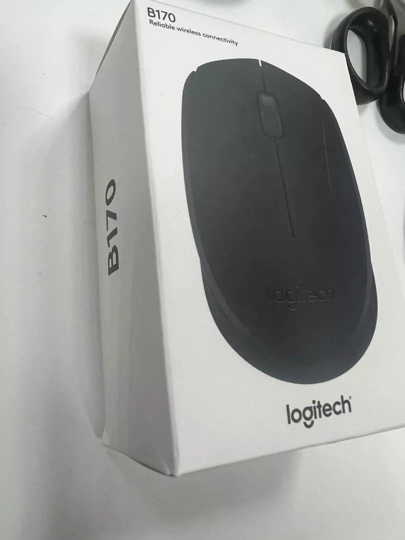 Chuột không dây Logitech B170 - USB, nhỏ gọn, thuận cả 2 tay, phù hợp PC/Laptop