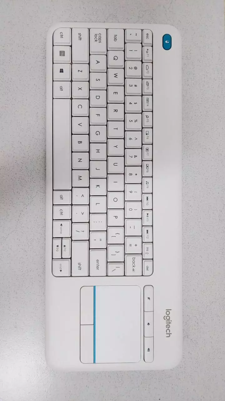 Bàn phím không dây Logitech K400 Plus, có touchpad để kết nối PC - TV, Laptop
