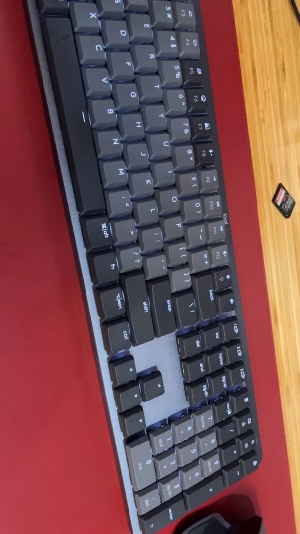 Bàn phím cơ không dây Logitech MX Mechanical – Tactile, chiếu sáng nền, sạc USB-C, mac OS | Win