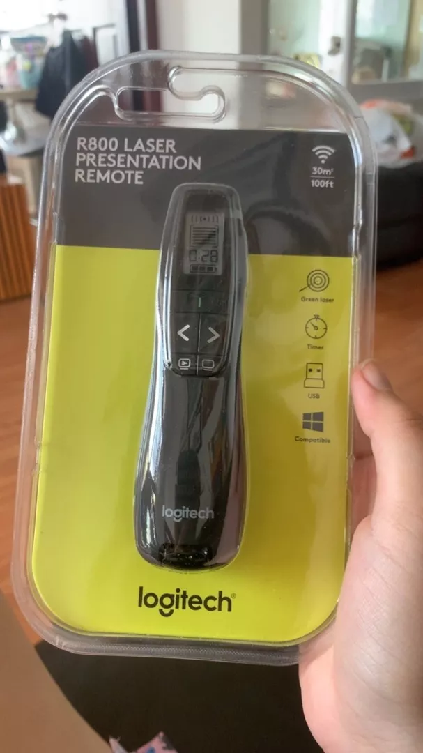 Bút trình chiếu LOGITECH R800 - Có màn hình LCD, phạm vi kết nối 30M