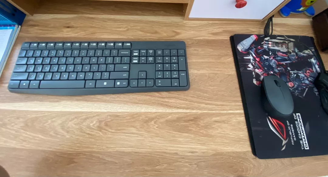 Bộ bàn phím chuột không dây Logitech MK235