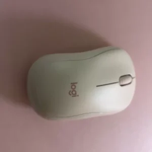 Bàn di chuột Logitech Mouse Pad Studio Series - Đế chống trượt, lướt dễ dàng, chống đổ tràn