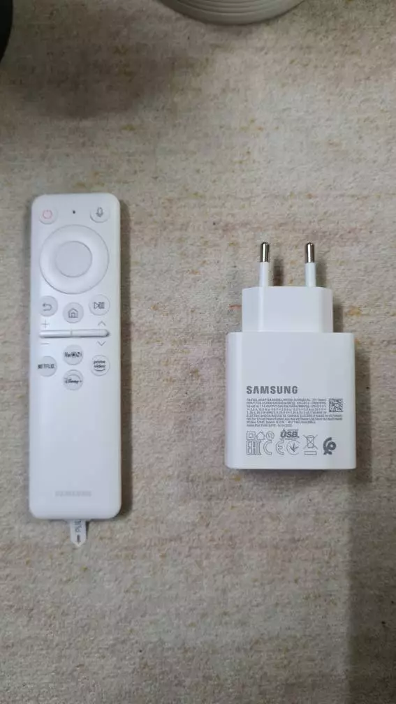 Máy chiếu Smart TV 100 inch bỏ túi The Freestyle SPLSP3 Hàng chính hãng