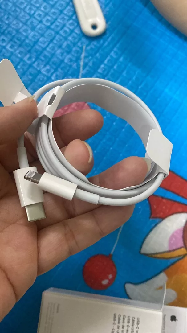 Phụ kiện Apple USB-C TO LIGHTNING CABLE (1 M) Chính hãng (dùng cho iPhone 14 series trở xuống)