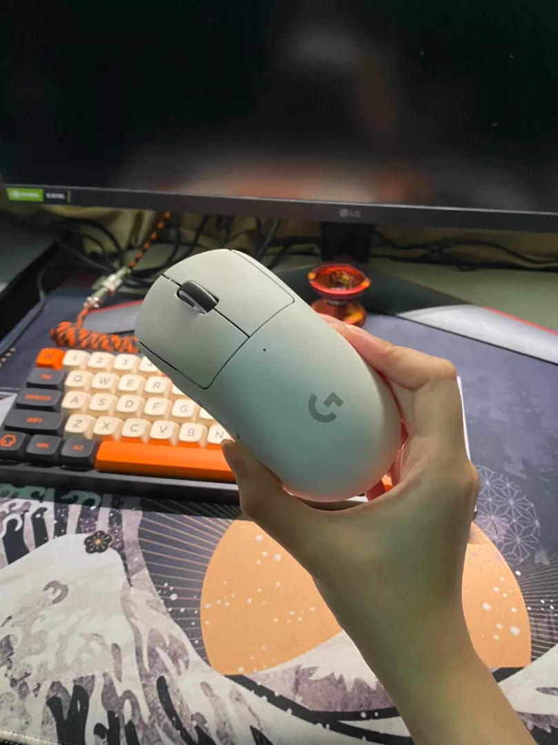 Chuột gaming không dây Logitech G Pro X Superlight - Siêu nhẹ, 5 nút lập trình, pin lâu