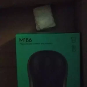 Chuột không dây Logitech M186 - USB, nhỏ gọn, thuận cả 2 tay, phù hợp PC/Laptop