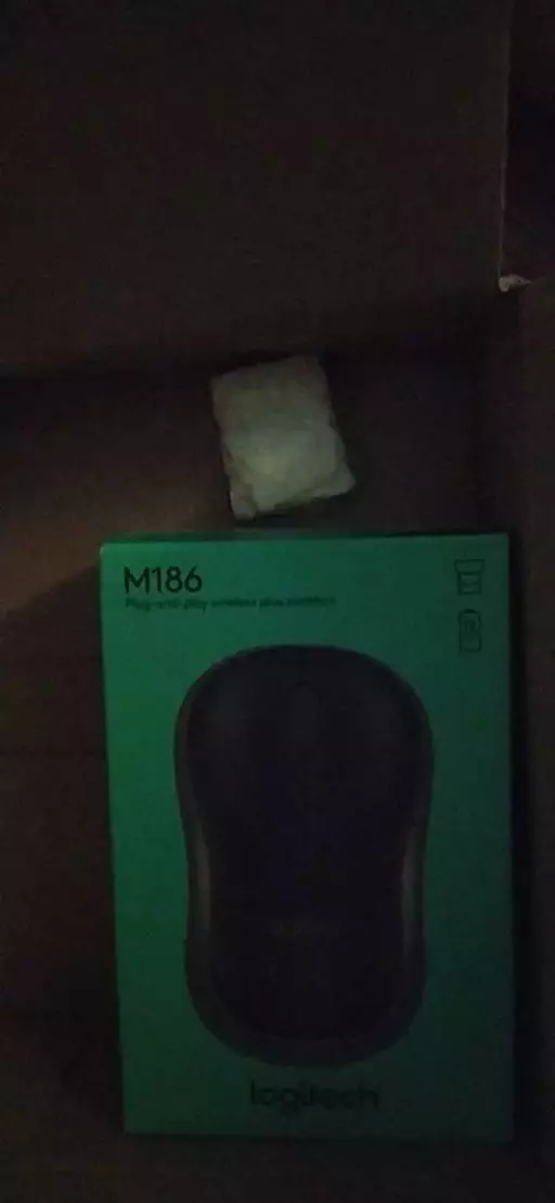 Chuột không dây Logitech M186 - USB, nhỏ gọn, thuận cả 2 tay, phù hợp PC/Laptop