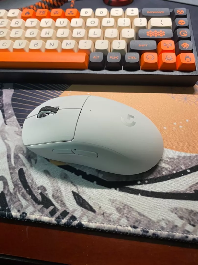 Chuột gaming không dây Logitech G Pro X Superlight - Siêu nhẹ, 5 nút lập trình, pin lâu
