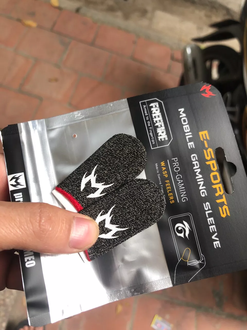 Bao tay chơi game điện thoại MEMO V3 gaming carbon sợi bạc chống mồ hôi găng tay ff pubg liên quân tốc chiên mobile