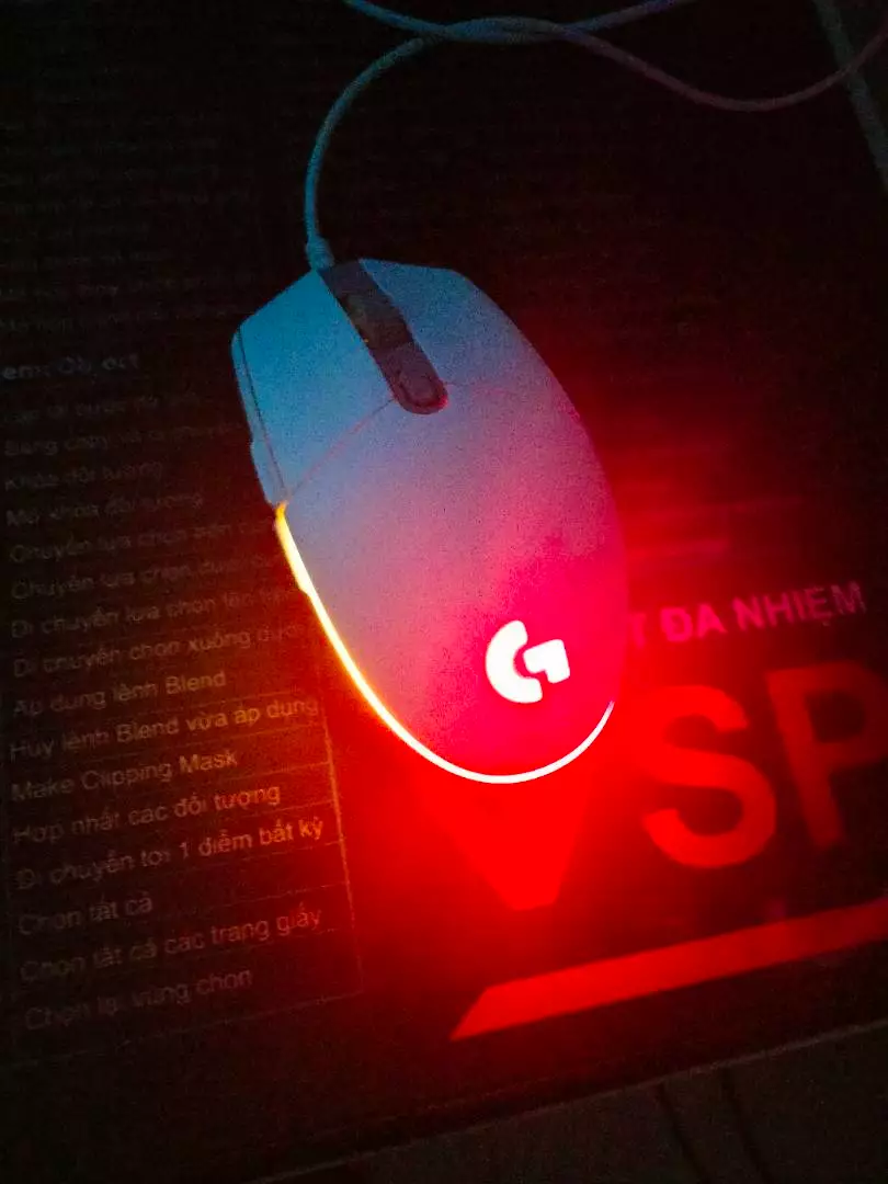 Chuột gaming có dây Logitech G203 Lightsync - Tùy chỉnh RGB, 6 nút lập trình, nhẹ