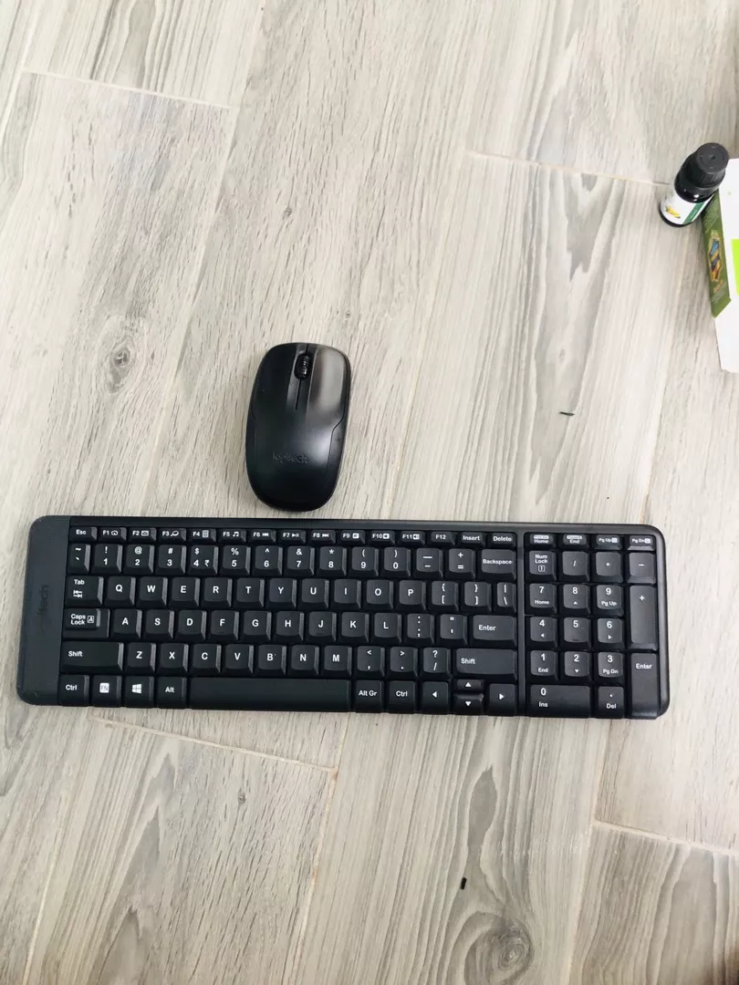 Combo chuột phím không dây Logitech MK215 - nhỏ gọn, có phím số, 1 đầu thu USB