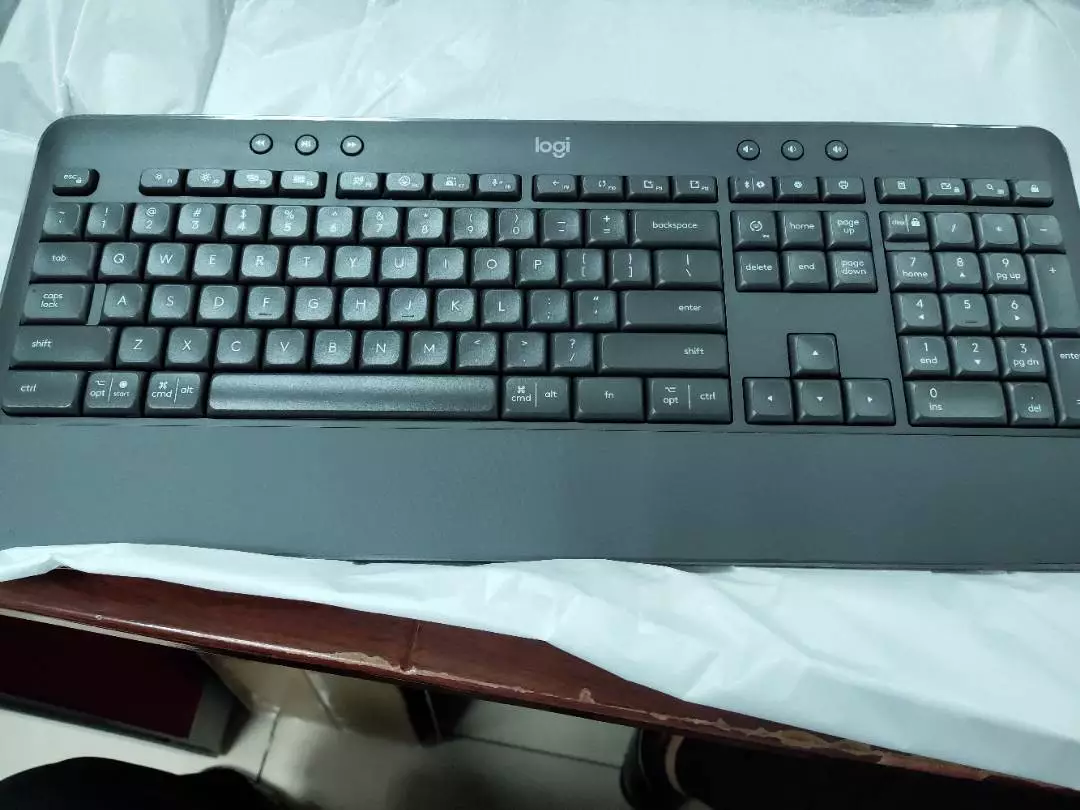 Bàn Phím Không Dây Logitech Signature K650 - Bàn phím số phụ, gác tay tích hợp, Bluetooth & USB Bolt