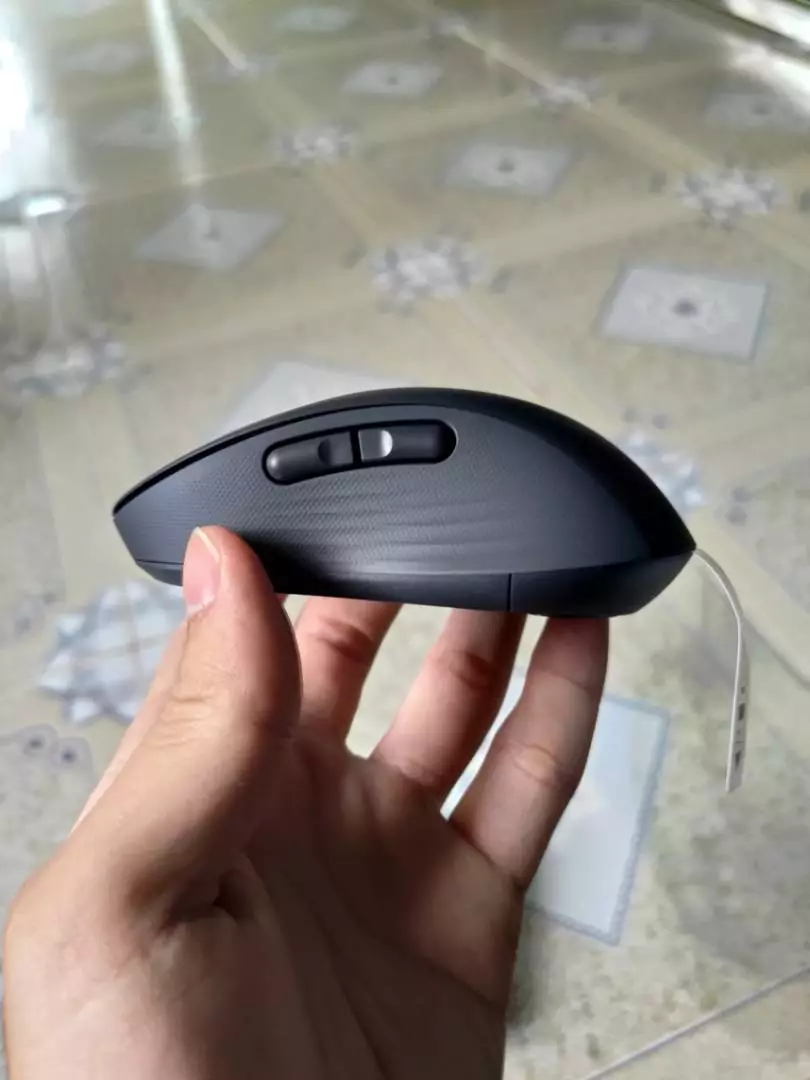 Chuột không dây bluetooth Logitech Signature M650 - SmartWheel, giảm ồn, tùy chỉnh các nút