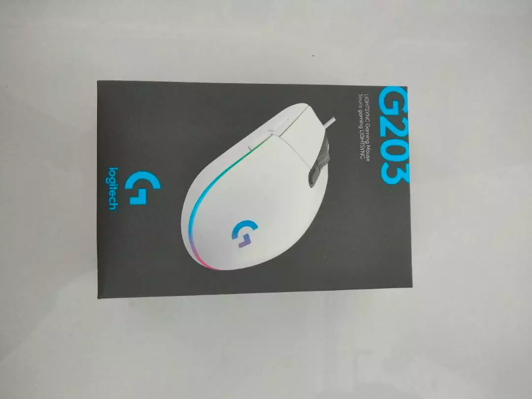 Chuột gaming có dây Logitech G203 Lightsync - Tùy chỉnh RGB, 6 nút lập trình, nhẹ